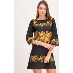 Sukienka codzienna TwinSet 192TT2265. Niebieskie sukienki damskie Twinset, na co dzień, bez wzorów, z poliesteru, bez kołnierzyka, bez rękawów, proste. W wyprzedaży za 409,00 zł.