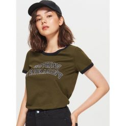 T-shirty damskie: Koszulka w stylu lat 90-tych - Khaki