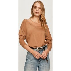 Guess Jeans - Sweter. Czarne swetry damskie Guess Jeans, s, z aplikacjami, z poliesteru, z długim rękawem, długie, bez kaptura. Za 369,90 zł.