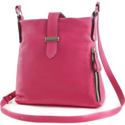 Skórzana torebka w kolorze fuksji - (S)27 x (W)27 x (G)8 cm. Różowe torebki klasyczne damskie marki Bosccolo, w paski, ze skóry, na ramię, bez dodatków. W wyprzedaży za 229,95 zł.