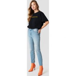 Rut&Circle Jeansy girlfriend Hanne - Blue. Niebieskie jeansy damskie marki Rut&Circle. W wyprzedaży za 101,47 zł.