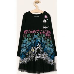Desigual - Sukienka dziecięca 104-164 cm. Czarne sukienki dziewczęce Desigual, z aplikacjami, z elastanu, casualowe, z długim rękawem, długie, maxi, rozkloszowane. W wyprzedaży za 179,90 zł.
