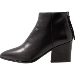 Unisa LEIKI Ankle boot black. Czarne botki damskie skórzane marki Unisa. Za 589,00 zł.