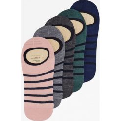 Komplet 5 par niewidocznych skarpetek w granatowe paski. Szare skarpetki męskie Pull&Bear, w paski. Za 49,90 zł.
