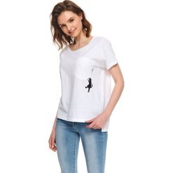 T-shirt z nadrukiem. Białe t-shirty damskie Top Secret, z nadrukiem, z bawełny, biznesowe, z okrągłym kołnierzem. Za 29,99 zł.