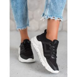 Klasyczne obuwie sportowe. Buty sportowe damskie KYLIE, bez wzorów, klasyczne. Za 119,00 zł.