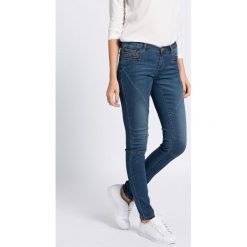 Noisy May - Jeansy. Niebieskie jeansy damskie marki Noisy May, z obniżonym stanem. W wyprzedaży za 59,90 zł.
