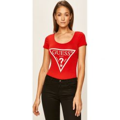 Guess Jeans - Top. Białe bluzki damskie Guess Jeans, s, z nadrukiem, z elastanu, casualowe, z okrągłym kołnierzem, z krótkim rękawem. W wyprzedaży za 99,90 zł.