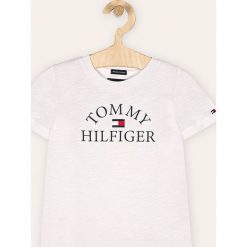 Tommy Hilfiger - T-shirt dziecięcy 104-176 cm. Białe t-shirty chłopięce TOMMY HILFIGER, z nadrukiem, z bawełny, bez rękawów. W wyprzedaży za 99,90 zł.