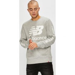 New Balance - Bluza. Szare bluzy męskie marki New Balance, xl, z nadrukiem, z bawełny, bez kaptura. W wyprzedaży za 219,90 zł.