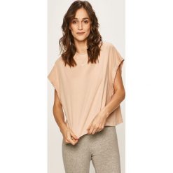 Nike Sportswear - T-shirt. Białe topy damskie Nike Sportswear, s, bez wzorów, z bawełny, z golfem. Za 129,90 zł.