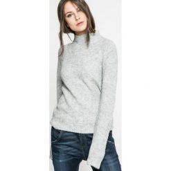 Swetry klasyczne damskie: Vila – Sweter