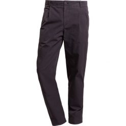 Spodnie męskie: Folk ASSEMBLY PANTS Spodnie materiałowe charcoal