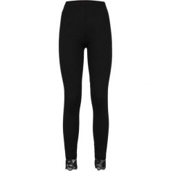 Legginsy z koronką bonprix czarny. Czarne spodnie damskie bonprix, z koronki. Za 49,99 zł.