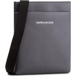 Saszetka CALVIN KLEIN JEANS - Smooth Essential Fla K40K400638 014. Szare torby męskie skórzane marki Calvin Klein Jeans, bez wzorów, z jeansu, młodzieżowe. W wyprzedaży za 279,00 zł.
