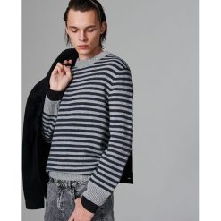 Sweter w paski z domieszką wełny - Wielobarwny. Swetry męskie Reserved, s, w paski, z wełny, bez kołnierzyka, bez kaptura. Za 139,99 zł.