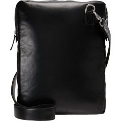 Royal RepubliQ LAPTOP COVER WITH STRAP Torba na laptopa black. Czarne torby na laptopa Royal RepubliQ, bez wzorów. Za 379,00 zł.