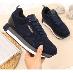 Buty sportowe na platformie skóra granat Big Star GG274465 - granatowy. Niebieskie buty sportowe damskie BIG STAR, bez wzorów, ze skóry, sportowe. Za 199,99 zł.