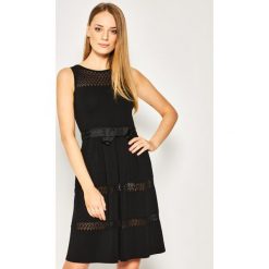 Sukienka koktajlowa Luisa Spagnoli Caramel 3046190. Czarne sukienki damskie Luisa Spagnoli, l, bez wzorów, z wiskozy, wizytowe, bez kołnierzyka, bez rękawów. Za 1579,00 zł.
