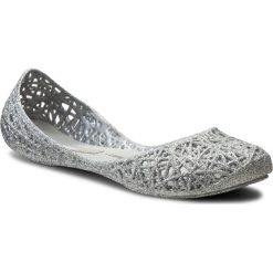 Baleriny MELISSA - Campana Zig Zag II Ad 31513 Silver 51444. Szare baleriny damskie Melissa, bez wzorów, z tworzywa sztucznego, klasyczne, bez obcasa. W wyprzedaży za 189,00 zł.