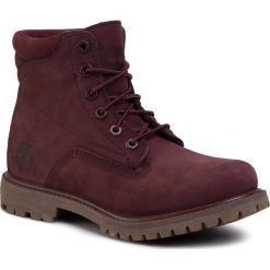 Trapery TIMBERLAND - Waterville 6 In Waterproof Boot TB0A1R2TC601 Burgundy Nubuck. Czerwone trapery damskie Timberland, ze skóry, klasyczne, bez obcasa, bez zapięcia. W wyprzedaży za 529,00 zł.
