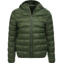 Lyle & Scott LIGHTWEIGHT PUFFER Kurtka przejściowa woodland green. Brązowe kurtki męskie marki Lyle & Scott, xs, bez wzorów, z nylonu, bez kaptura. Za 629,00 zł.