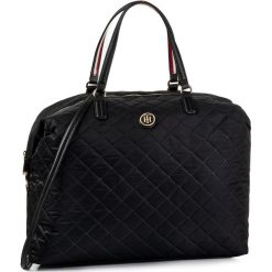 Torebka TOMMY HILFIGER - Poppy Weekender AW0AW07288 BDS. Czarne torebki klasyczne damskie TOMMY HILFIGER, bez wzorów, z materiału, klasyczne, bez dodatków. W wyprzedaży za 319,00 zł.