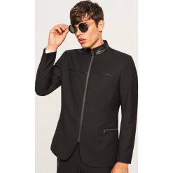 Marynarka z ozdobną stójką slim fit - Czarny. Czarne marynarki męskie marki Reserved. W wyprzedaży za 179,99 zł.