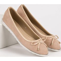 BEŻOWE BALERINY. Brązowe baleriny damskie SMALL SWAN, bez wzorów, bez obcasa. Za 52,90 zł.