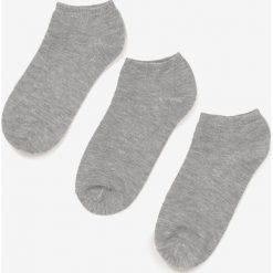 3-pack Ciemnoszare Skarpety Echonoe. Szare skarpetki damskie Born2be, bez wzorów. W wyprzedaży za 14,99 zł.
