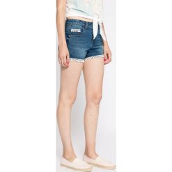 Vero Moda - Szorty. Niebieskie szorty damskie marki Vero Moda, s, z bawełny, casualowe. W wyprzedaży za 59,90 zł.