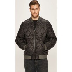 Wrangler - Kurtka. Czarne płaszcze męskie Wrangler, xl, bez wzorów, z poliesteru, krótkie, bez kaptura. W wyprzedaży za 399,90 zł.
