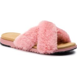 Klapki EMU AUSTRALIA - Mareeba Teens T11800 Dusty Pink. Różowe klapki damskie EMU Australia, bez wzorów, z wełny, bez obcasa. W wyprzedaży za 169,00 zł.