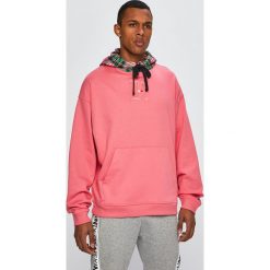 Tommy Hilfiger - Bluza Lewis Hamilton. Różowe bluzy męskie TOMMY HILFIGER, xl, z nadrukiem, z bawełny, z kapturem, bez rękawów, z kapturem. Za 649,90 zł.