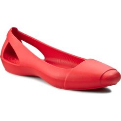 Baleriny CROCS - Sienna Flat W 202811 Flame. Czerwone baleriny damskie marki Crocs, z tworzywa sztucznego, na płaskiej podeszwie. Za 129,00 zł.