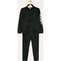 Adidas - Dres dziecięcy 128-176 cm. Czarne spodnie chłopięce Adidas, z nadrukiem, z poliesteru. Za 179,90 zł.