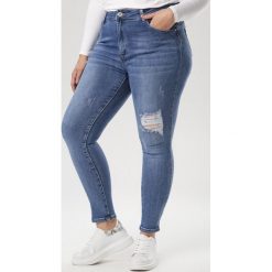 Niebieskie Jeansy Slim Larimilia. Niebieskie jeansy damskie Born2be. Za 109,99 zł.