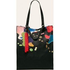Desigual - Torebka. Czarne torebki klasyczne damskie Desigual, bez wzorów, ze skóry ekologicznej, casualowe, na ramię, duże, bez dodatków. Za 399,90 zł.