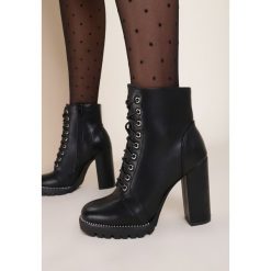Czarne Botki Brunstane. Czarne botki damskie Renee, bez obcasa, na obcasie, bez zapięcia. Za 159,99 zł.