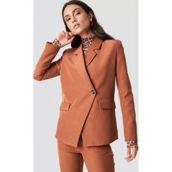 Moves Marynarka Caisa - Brown. Brązowe marynarki i żakiety damskie marki Moves. Za 323,95 zł.