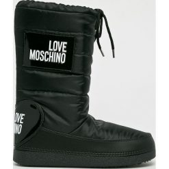 Love Moschino - Śniegowce. Czarne śniegowce damskie marki Love Moschino, z materiału, bez zapięcia. Za 599,90 zł.