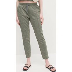 Dzianinowe spodnie - Khaki. Brązowe spodnie damskie Reserved, s, z dzianiny. Za 69,99 zł.