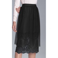 Czarna spódnica z koronką. Czarne spódniczki damskie NIFE, do pracy, s, w koronkowe wzory, z poliesteru, biznesowe, midi. Za 149,00 zł.