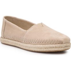 Espadryle TOMS - Classic 10013481 Stone Brown. Brązowe espadryle damskie Toms, bez wzorów, ze skóry, bez obcasa, na płaskiej podeszwie. Za 399,00 zł.