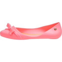Różowe meliski buty damskie baleriny Vices PT4. Różowe baleriny damskie vices, bez wzorów, na wysokim obcasie. W wyprzedaży za 40,00 zł.