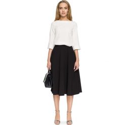 Ecru Elegancka Bluzka z Falbankami przy Rękawach. Szare bluzki damskie marki Molly.pl, s, bez wzorów, z jeansu, eleganckie, z klasycznym kołnierzykiem, z długim rękawem. Za 78,90 zł.