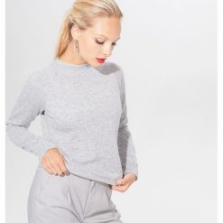 Sweter z błyszczącymi wstawkami - Szary. Szare swetry damskie Mohito, xl, bez wzorów, bez rękawów, bez kaptura. W wyprzedaży za 39,99 zł.