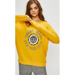 Tommy Jeans - Bluza. Szare bluzy damskie z nadrukiem marki Tommy Jeans, s, z elastanu, bez kaptura. W wyprzedaży za 319,90 zł.