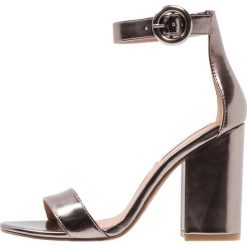 Steve Madden FRIDAY Sandały na obcasie pewter. Szare rzymianki damskie Steve Madden, z materiału, na obcasie. Za 459,00 zł.