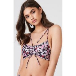 Stroje dwuczęściowe damskie: NA-KD Swimwear Góra bikini ze sznurkami – Black